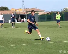 今晚体能课后,拉齐奥豪取连胜备战德国杯,话题不断,细节决定成败 今晚体能课后,拉齐奥豪取连胜备战德国杯,话题不断,细节决定成败