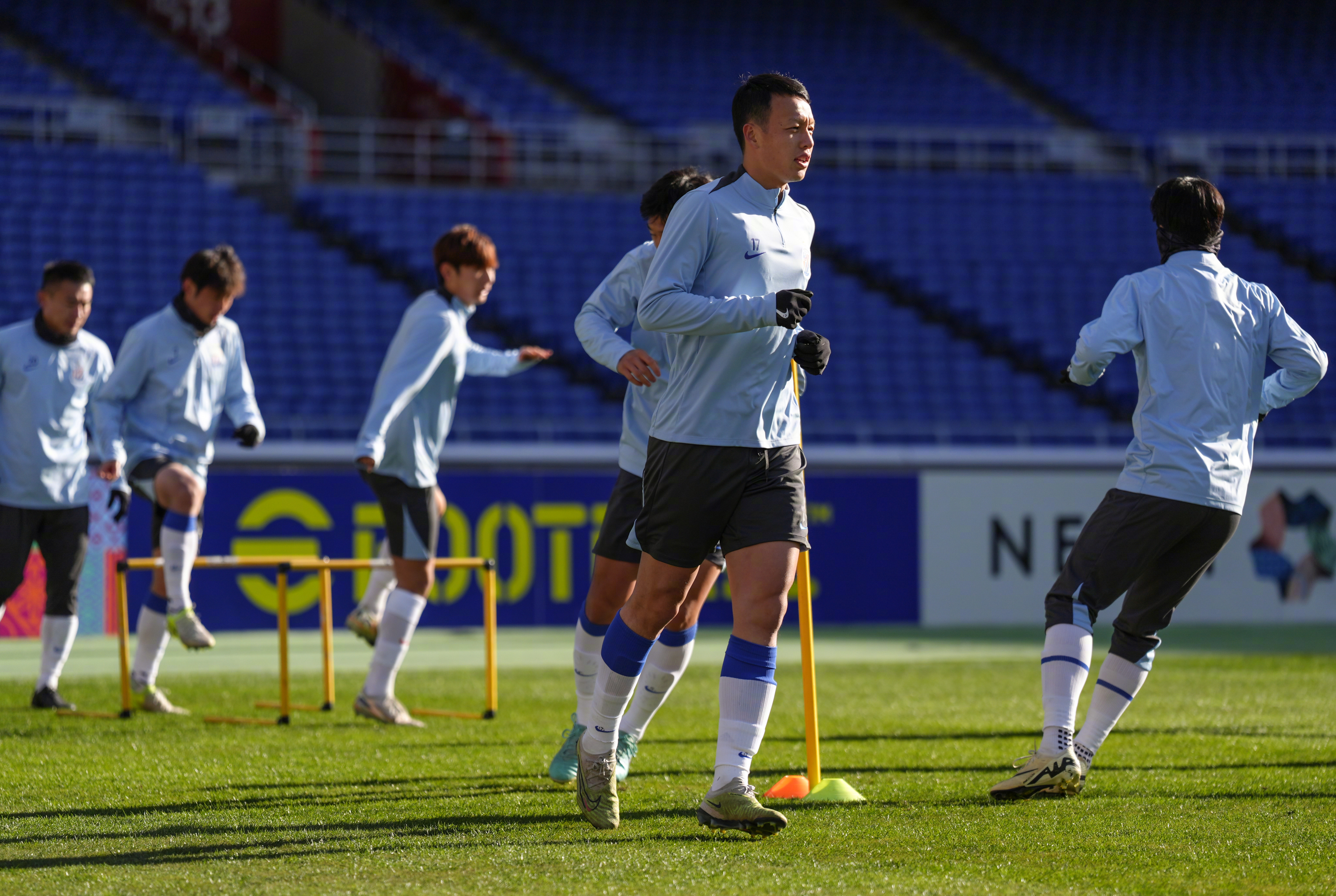 爱游戏体育-包含上海申花赛前队长鼓劲，志在德甲名次提升，底气十足，团队化学反应显著的词条