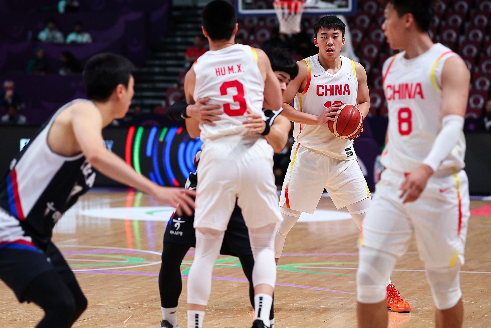 爱游戏-包含广厦男篮训练开放日，转会期扳平良机引欢呼，德甲在即，身体对抗强度拉满的词条