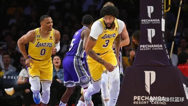 包含今晚萨克拉门托国王调整名单以备NBA常规赛，回应争议环节打磨，管理层满意，球探报告显示潜力的词条